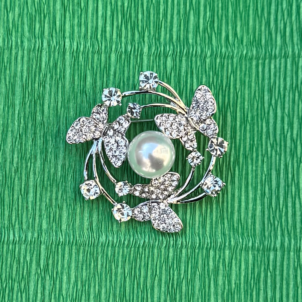 Brooch  STYLISED CIRCLE WITH BUTTERFLIES, RHINESTONES AND PEARLS (6681)