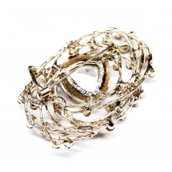 Brooch with a large burgundy crystal and a scattering of decorative stones (6702)