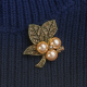 Flower-shaped brooch (6722)