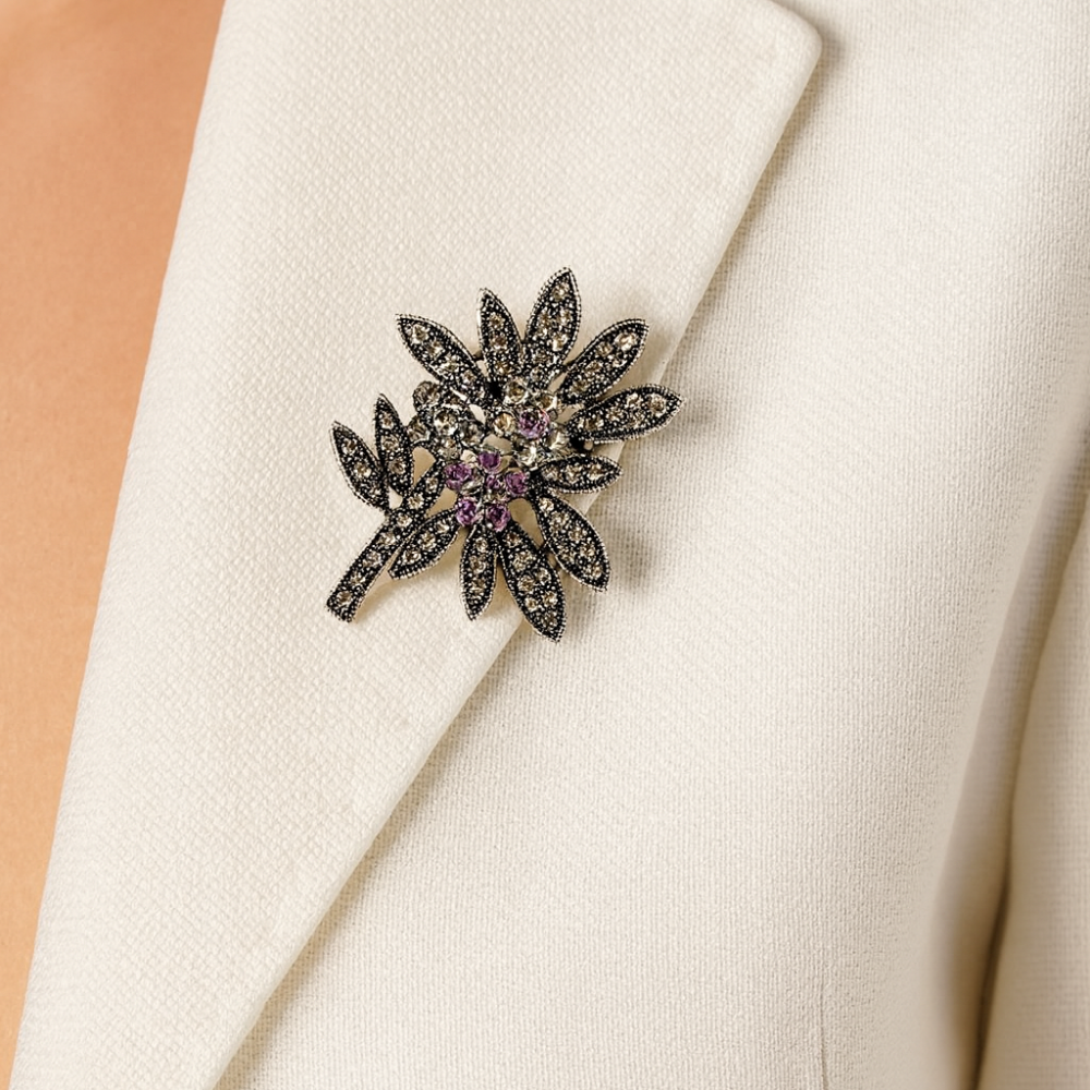 Brooch ‘Flower brooch with rhinestones’ (6728)