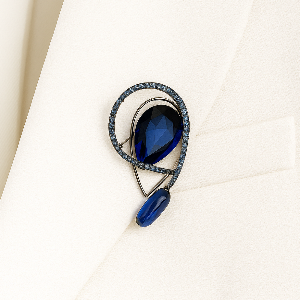 Brooch with blue stone (6901)