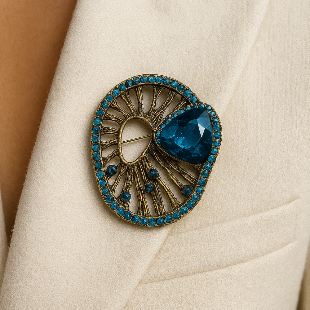 Brooch with blue stone (6905)
