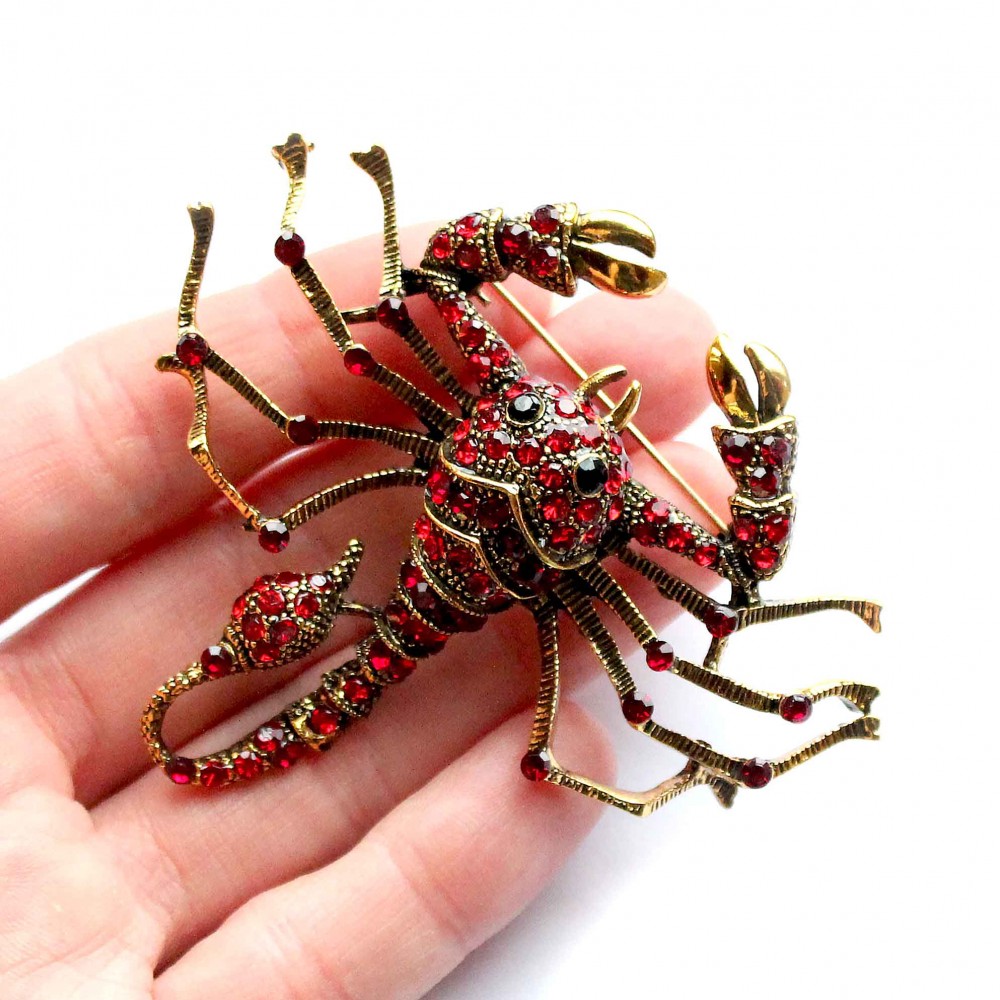 Brooch 60x75mm (6632)