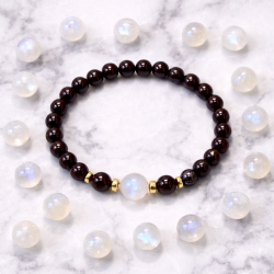 Bracelet made of Garnet, Moonstone and Hematite